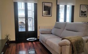 1A. Disfruta De Su Balcon Sobre El Casco Viejo.